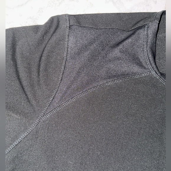 Jaanuu black Top Two Zippered Pocket Scrub Top women’s size 2x - Picture 6 of 7